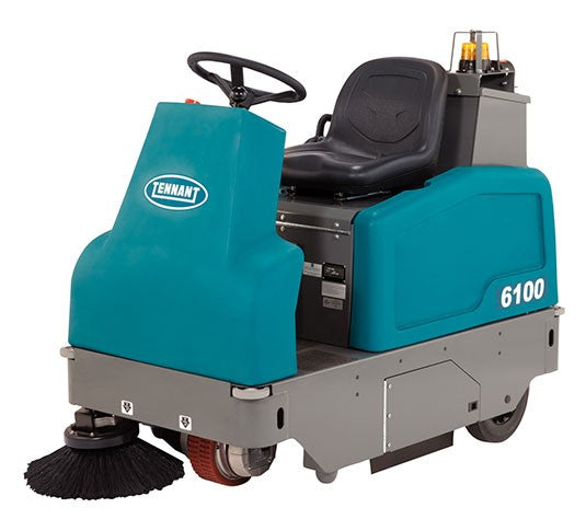 バッテリー式乗⾞型スイーパー 6100　（テナントカンパニー社製　品番：6100-B）